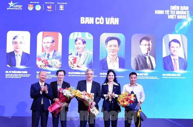 Diễn đàn Kinh tế tư nhân Việt Nam 2025: Lan tỏa tinh thần kiến quốc bằng hành động ảnh 6