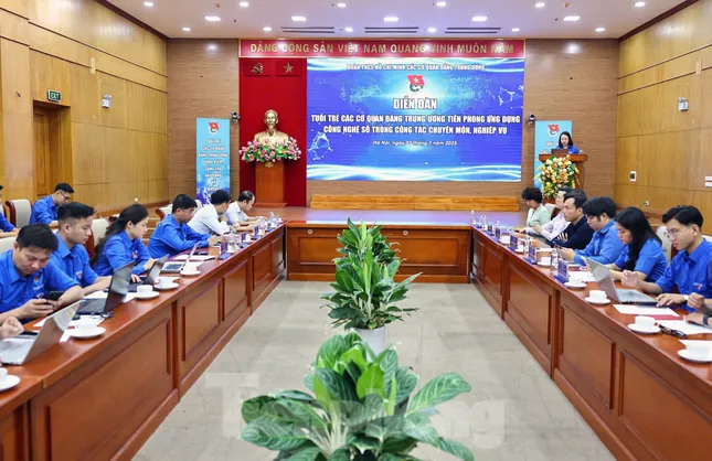 Làm chủ &apos;trận địa&apos;, bảo vệ vững chắc nền tảng tư tưởng của Đảng ảnh 1