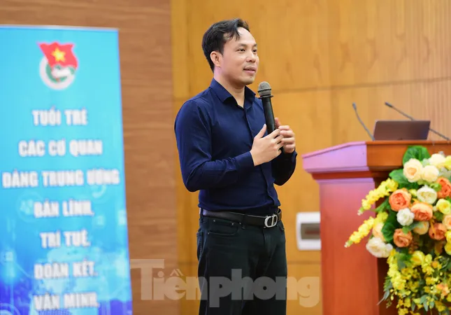 Làm chủ &apos;trận địa&apos;, bảo vệ vững chắc nền tảng tư tưởng của Đảng ảnh 3