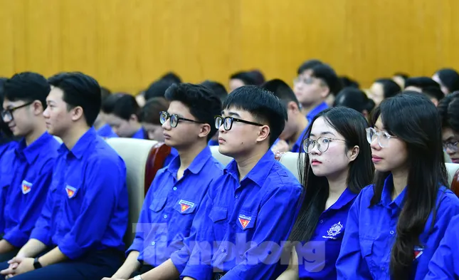 Làm chủ &apos;trận địa&apos;, bảo vệ vững chắc nền tảng tư tưởng của Đảng ảnh 5