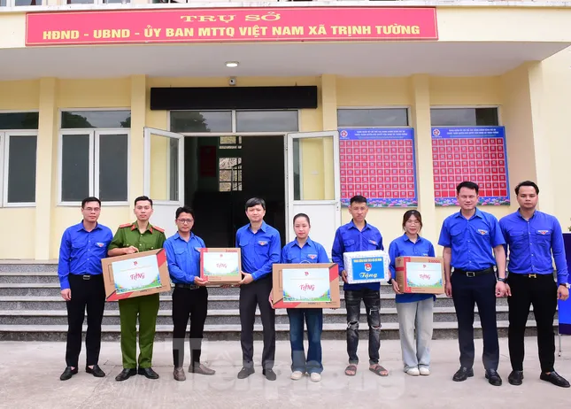 Phát động cao điểm tình nguyện hỗ trợ thi công đường dây 500kV Lào Cai - Vĩnh Yên ảnh 7