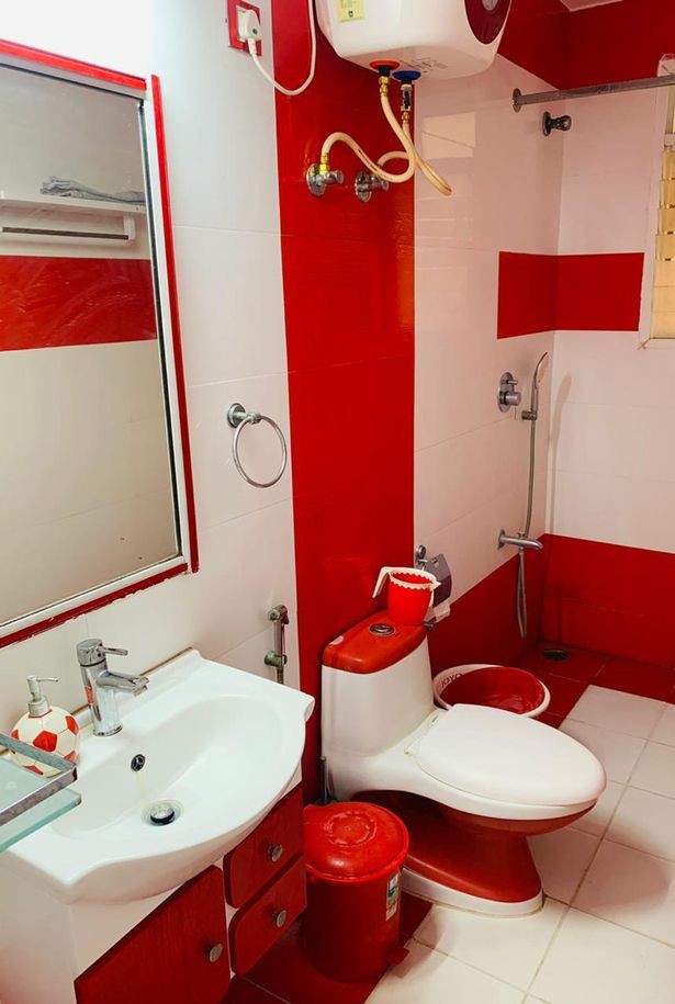 Gặp gỡ gia đình “đỏ-trắng” hiếm có nhất thế giới ảnh 2