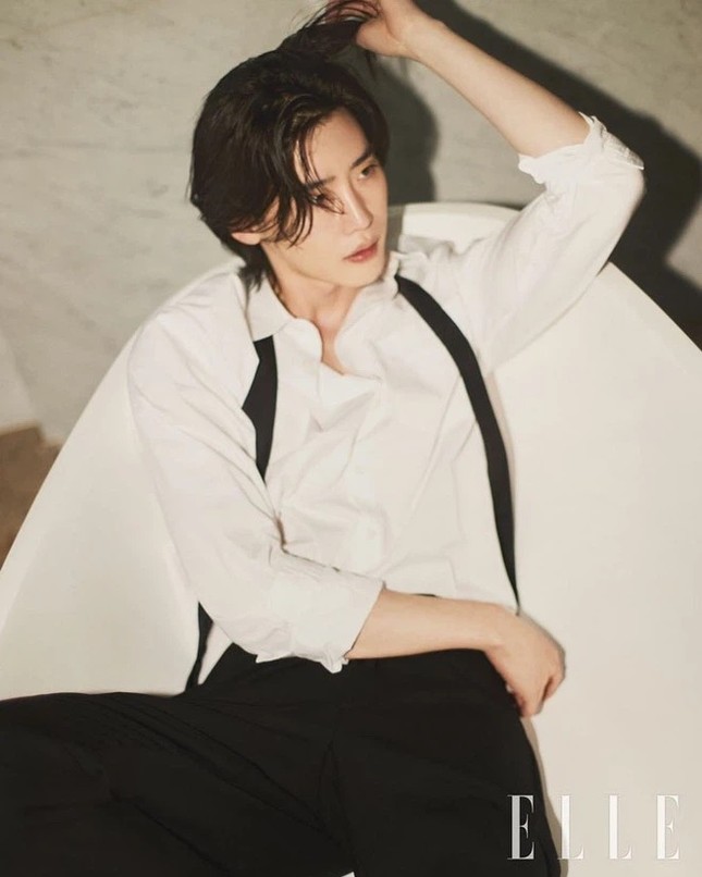 Lee Jong Suk phản ứng ra sao trước những nghi ngờ về giới tính? ảnh 5