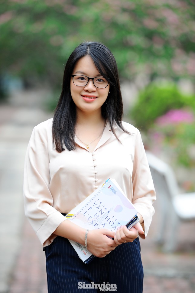 Bảng thành tích “khủng” của nữ sinh ĐH Ngoại ngữ ảnh 6