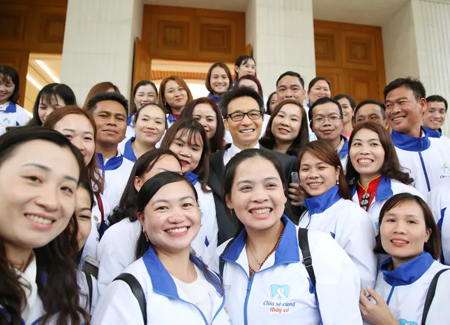 Gặp mặt giáo viên dân tộc thiểu số trong chương trình “Chia sẻ cùng thầy cô“ ảnh 3