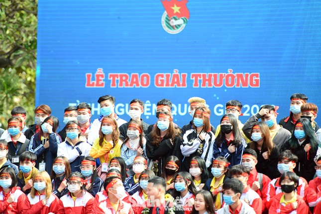10 gương mặt nhận giải thưởng Tình nguyện Quốc gia năm 2020 ảnh 2