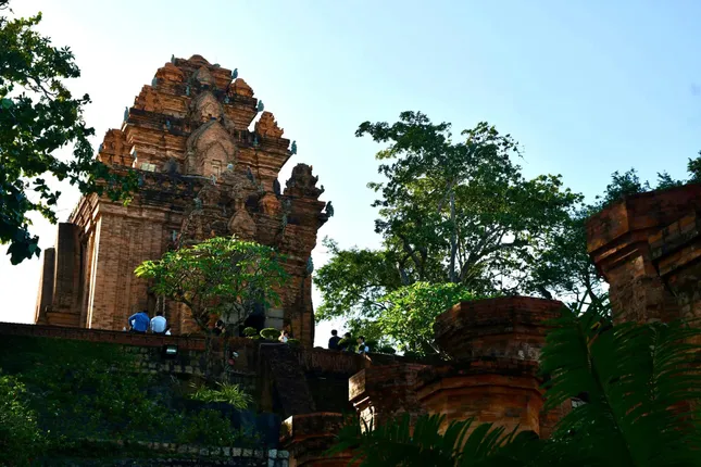 Tháp Bà Ponagar được vinh danh là Di tích quốc gia đặc biệt ảnh 3