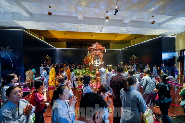 Cách đi xe buýt dự Đại lễ Phật đản Vesak ảnh 1