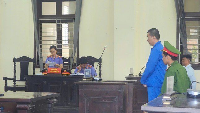 Sếp ngân hàng hạch toán khống gần 14 tỉ đồng để đánh bạc ảnh 1