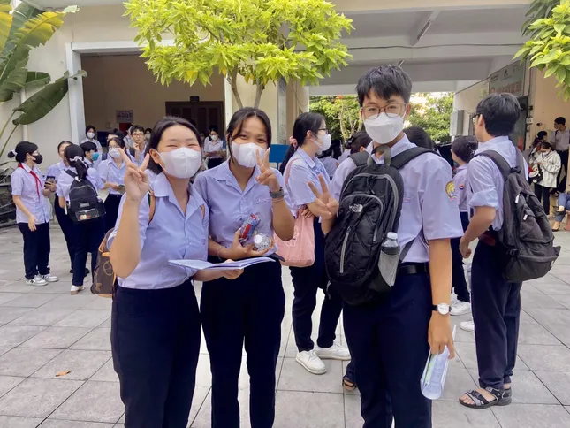 300 học sinh theo bố mẹ từ Ninh Thuận: Khánh Hòa đảm bảo chính sách giáo dục ảnh 1
