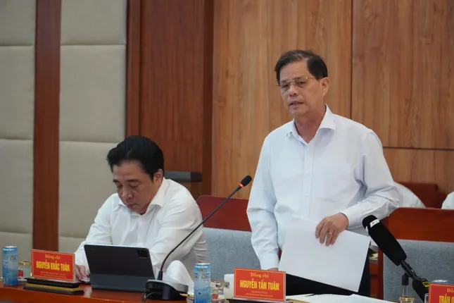 Chủ tịch và hai Phó Chủ tịch UBND tỉnh Khánh Hòa xin nghỉ hưu trước tuổi ảnh 1