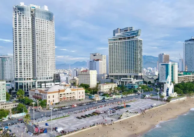 Khách nói &apos;run sợ&apos; khi đến Nha Trang bị cùm khóa xe, CSGT nói gì? ảnh 1