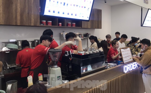 Lý do nhiều người bỏ công bỏ việc để xếp hàng 'đu trend' ảnh 3
