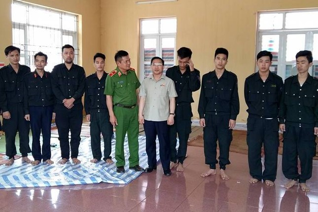 Vỡ oà giây phút bàn giao 19 cán bộ, chiến sỹ ở Đồng Tâm ảnh 5