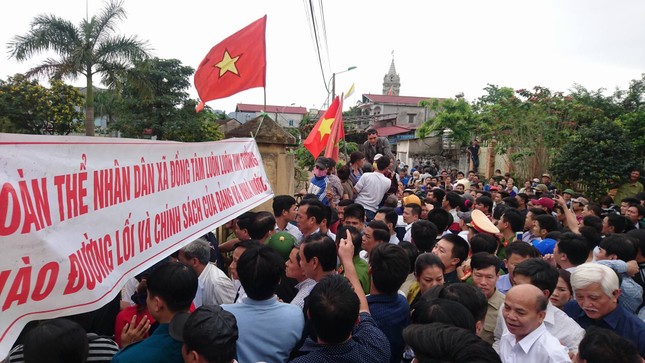 Vỡ oà giây phút bàn giao 19 cán bộ, chiến sỹ ở Đồng Tâm ảnh 2