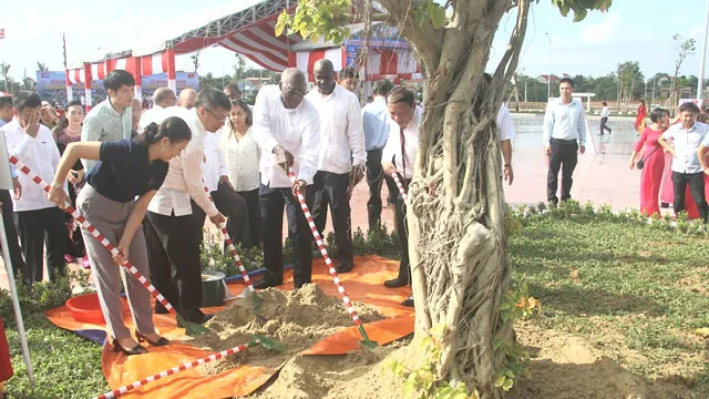 Khánh thành Công viên Fidel tại thành phố Đông Hà ảnh 1