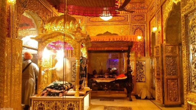 Đây là ngôi đền vàng của tôn giáo nào?