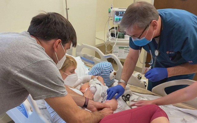 Nước đầu tiên trên thế giới tiêm vaccine COVID-19 cho trẻ em từ 2 tuổi?