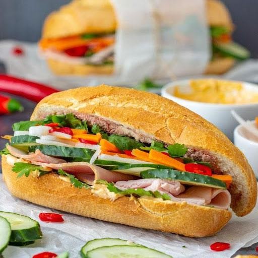 Bánh mì nào của Việt Nam từng được khen ngợi là "sandwich ngon nhất thế giới"?