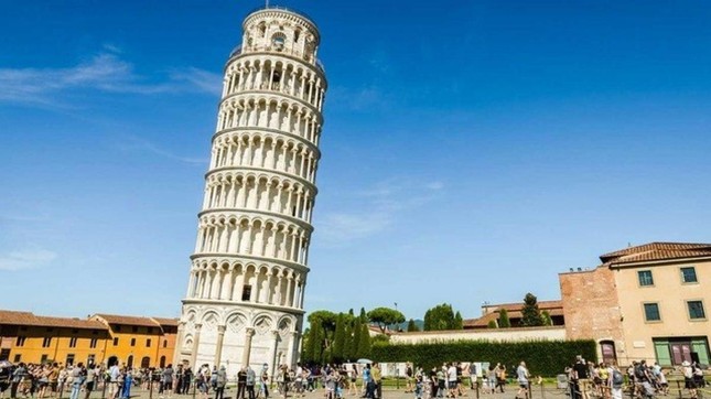 Ai không được tham quan tháp nghiêng Pisa?