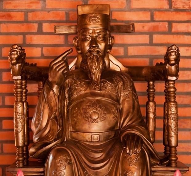 Trong cuộc chiến chống quân Nguyên Mông lần thứ 1, khi quân Đại Việt liên tiếp thua trận, một vị công thần sinh năm Giáp Dần đã nói với vua Trần Thái Tông: “Đầu thần chưa rơi xuống đất, xin bệ hạ đừng lo”. Ông là ai?