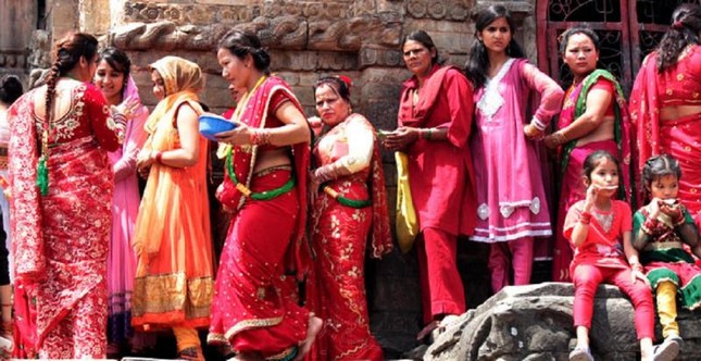 Nepal là đất nước Phật giáo. Người dân nước này theo Phật giáo chiếm bao nhiêu phần trăm dân số?