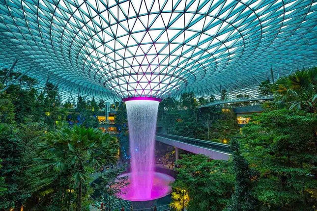 Singapore còn được gọi là?