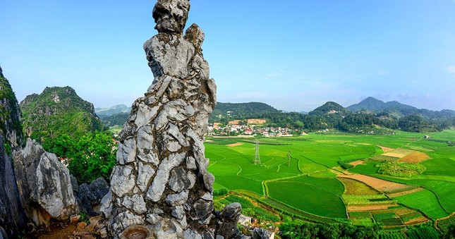 Núi Tô Thị hay còn gọi là núi Vọng Phu nằm ở xã nào ở Lạng Sơn?