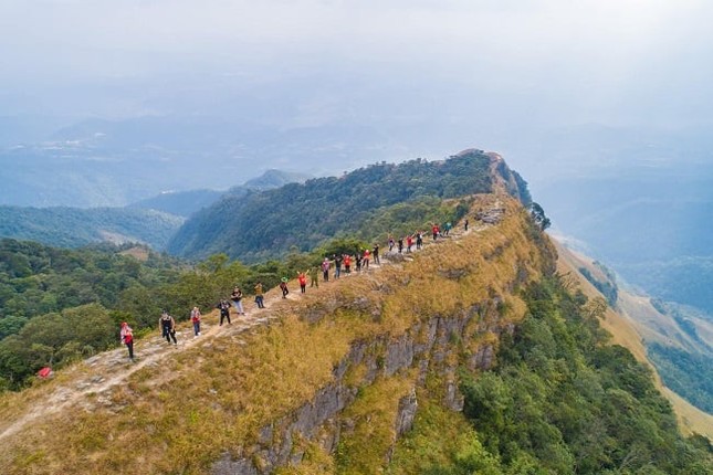 Đỉnh Phjia Pò (Công Sơn)- cao nhất vùng đông bắc Bắc bộ (Lạng Sơn, Bắc Giang, Quảng Ninh) là bao nhiêu m?