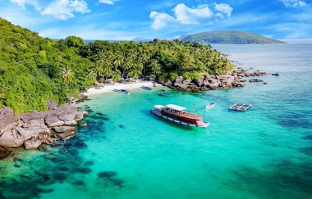 Kiên Giang là tỉnh ven biển gồm bao nhiêu hòn đảo lớn nhỏ?
