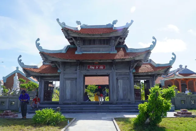 Hiện nay, trên Quần đảo Trường Sa có bao nhiêu ngôi chùa?