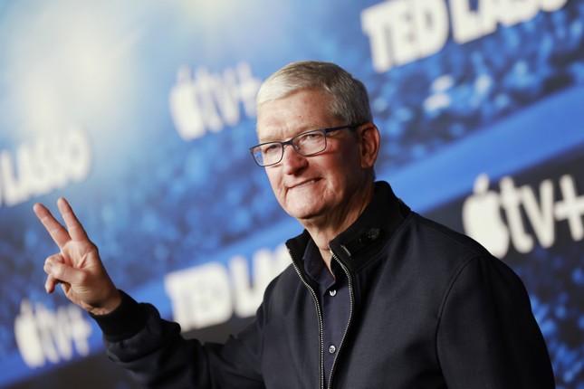 Mức lương thưởng của Tim Cook khi lãnh đạo Apple là bao nhiêu triệu USD?