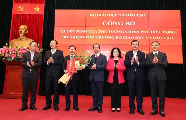 Công bố Quyết định điều động, bổ nhiệm Thứ trưởng và lãnh đạo các đơn vị Bộ GD&ĐT ảnh 2