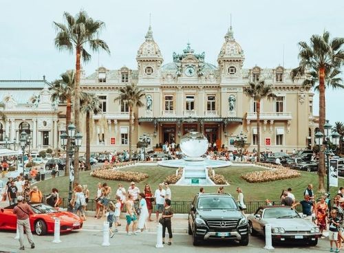 Monaco không có quốc kỳ riêng?