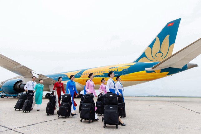 Bay cùng thời gian - hành trình 30 năm đồng phục tiếp viên Vietnam Airlines ảnh 13