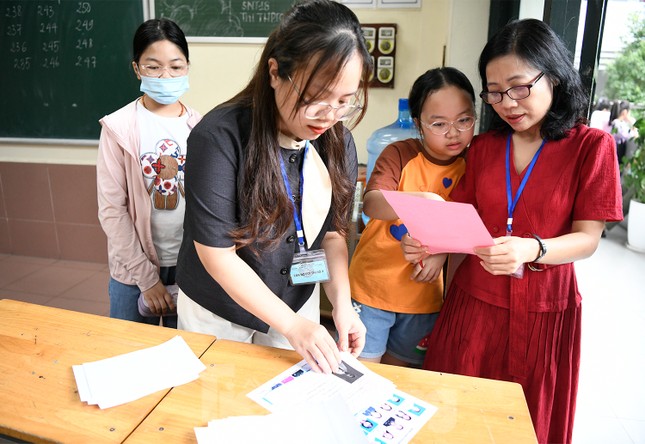 &apos;Nghẹt thở&apos; đua vào Trường Nguyễn Tất Thành, 1 chọi 18 ảnh 4