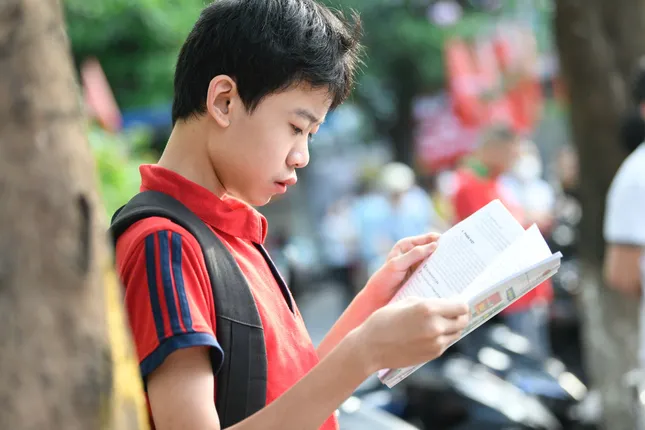 'Hạnh Phúc' của Giang Nam có mặt trong bài thi Ngữ Văn: Gợi ý giải đề ảnh 2