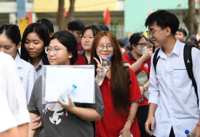 'Hạnh Phúc' của Giang Nam có mặt trong bài thi Ngữ Văn: Gợi ý giải đề ảnh 19