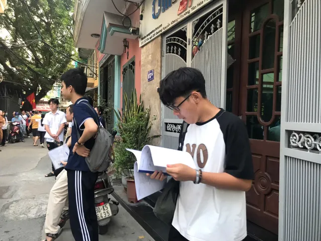'Hạnh Phúc' của Giang Nam có mặt trong bài thi Ngữ Văn: Gợi ý giải đề ảnh 1