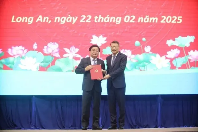 Điều hiếm thấy ở Bí thư, Chủ tịch tỉnh Long An và Tây Ninh trước sáp nhập ảnh 1