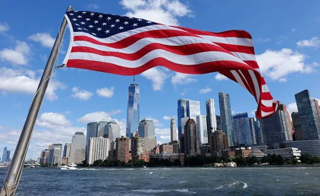 世界で最も裕福な国トップ10の中で、アメリカは何位にランクされていますか?