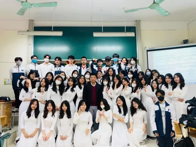 Thầy giáo mách nước học sinh ‘xoay đổi cục diện’ môn Hóa học trong 1 tuần để đạt điểm cao ảnh 1