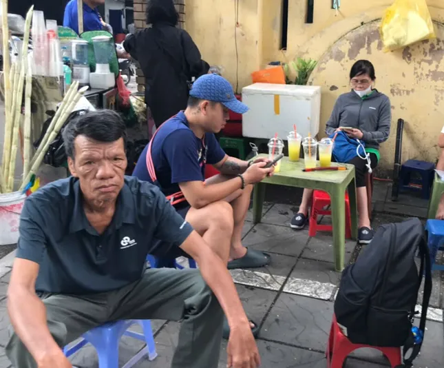Sỹ tử, thầy chùa, chiến sỹ... những khoảnh khắc lặng người trong mùa thi tốt nghiệp ảnh 11