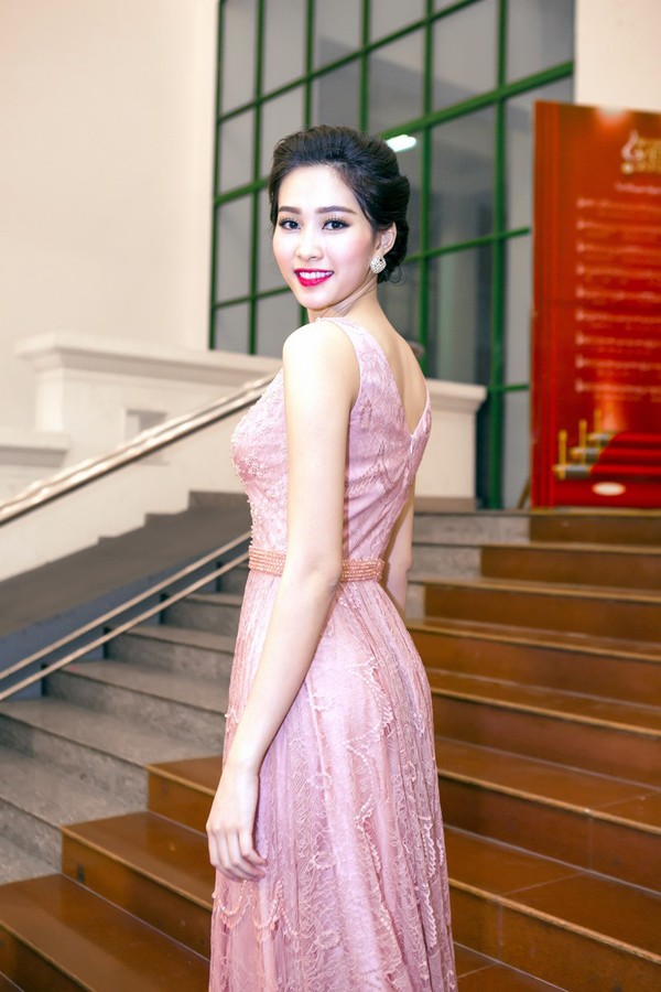 Hoa hậu Thu Thảo đẹp mong manh tựa tiên nữ ảnh 5