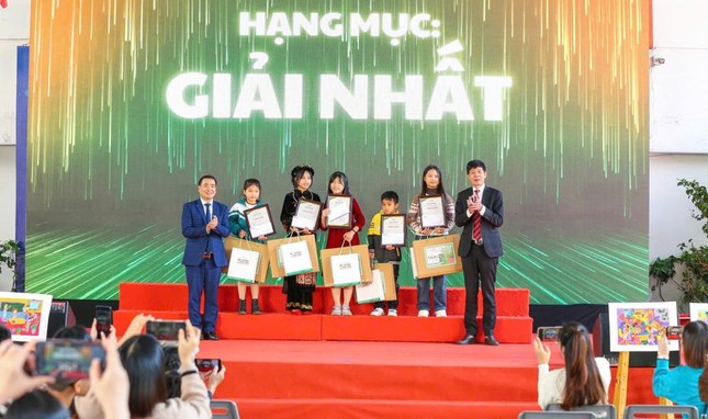 Gần 150 thí sinh về dự Lễ trao giải Cuộc thi vẽ tranh về Bảo vệ môi trường trong học đường 'Ngôi trường xanh' ảnh 1