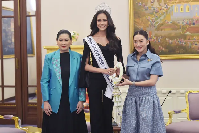 Tân Hoa hậu Thế giới được Thủ tướng Thái Lan khen ngợi ảnh 1