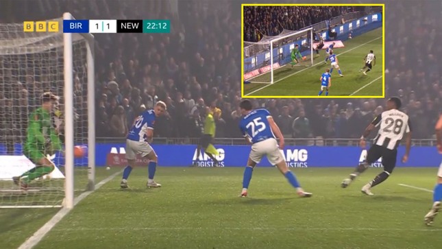 Lại có thêm 'bàn thắng ma', vậy tại sao công nghệ VAR không được áp dụng ở FA Cup? ảnh 1