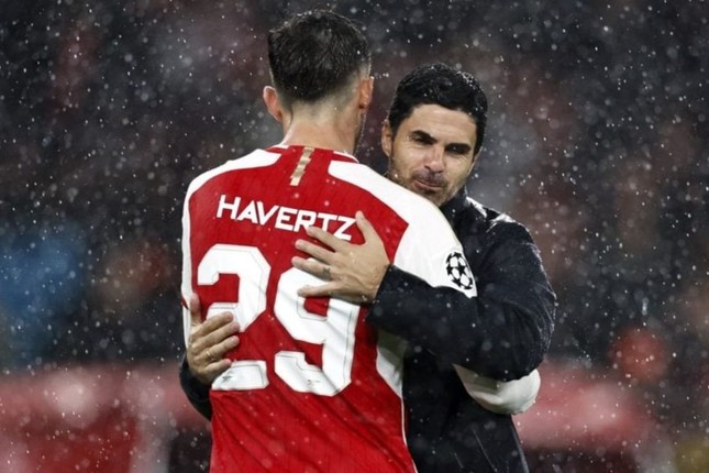 Mùa giải của Arsenal đứng trước nguy cơ tan vỡ sau canh bạc cháy túi của Arteta ảnh 1