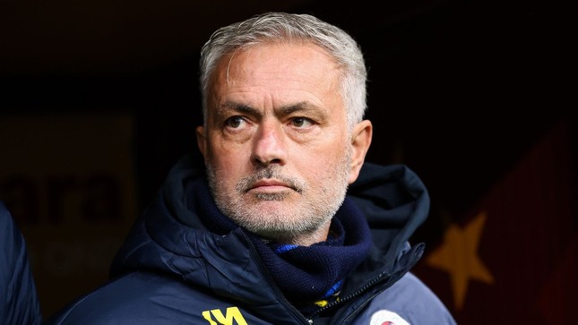 Cuộc sống tại Thổ Nhĩ Kỳ và sự hỗn loạn quen thuộc được tạo ra bởi Jose Mourinho ảnh 1