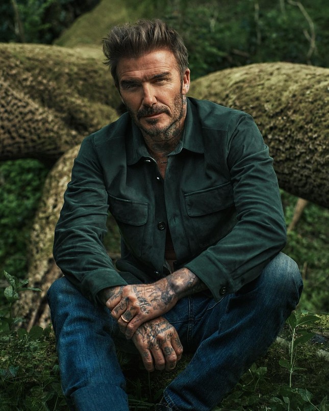 Vì sao David Beckham vẫn giữ được sự lôi cuốn ở tuổi 50? ảnh 5